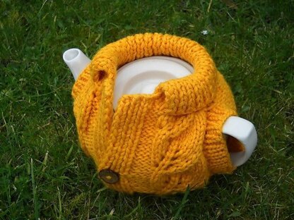 Tea Cozy with leaves