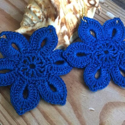 38. Blue flower earrings