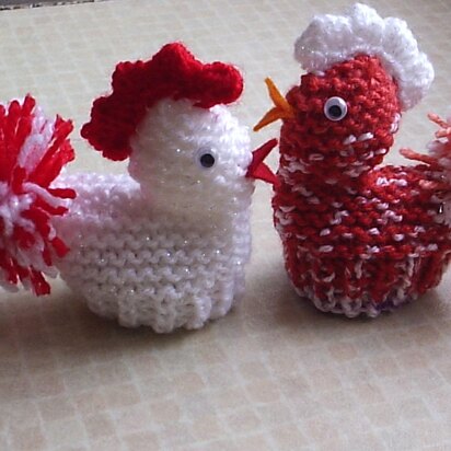 ROCKY THE ROOSTER EASTER CHICK CHOCOLATE EGG COVER KNITTING PATTERN