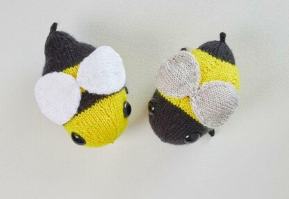 Buz & Belinda Bumblebee in Red Heart Amigurumi - LM6289 - Downloadable PDF