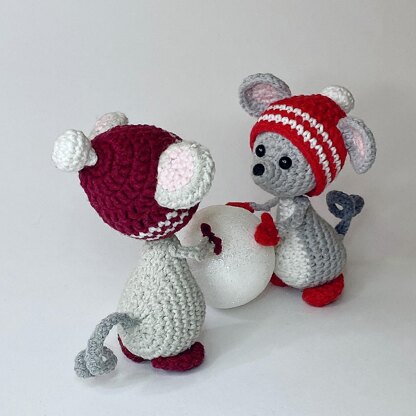 Mouse with hat