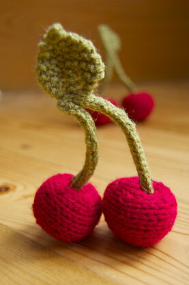 100 Flowers to Knit and Crochet