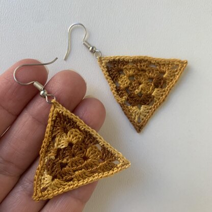 Granny Triangle Earrings | Crochet Pattern