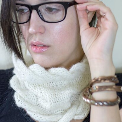 Wavy Edge Cowl