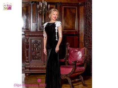 Velvet Dress with Lace Back Decoration