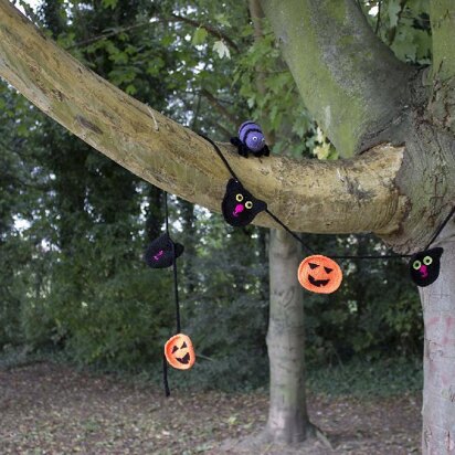 Black Cat & Pumpkin Crochet Bunting, Halloween Garland