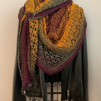 Flat Triangular Scarf "Styx"