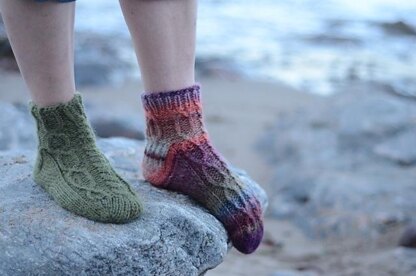 Cosy Cabled Toe-Up Socks