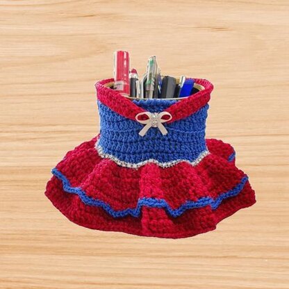 A Crochet Dress Stationery Holder