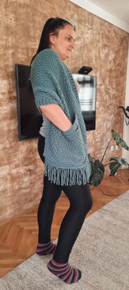 Jovana pocket shawl