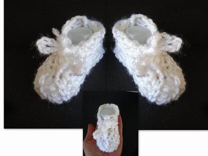 764 BABY BOOTIES, HAT, MITTENS,