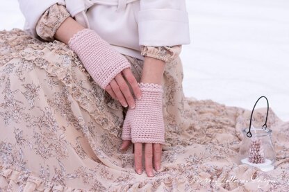 Simply Classic Fingerless Mitts