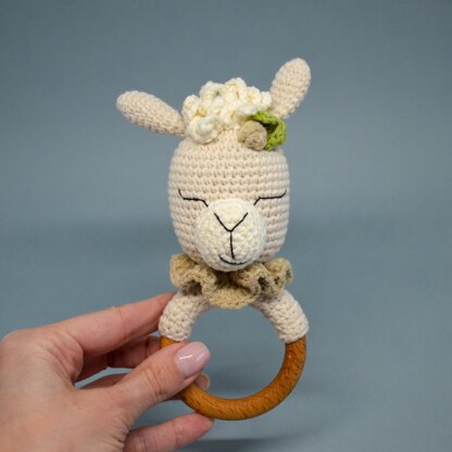 Llama baby rattle amigurumi