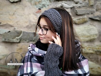 Cables knit-look headband