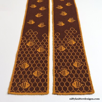 Buzzy Bees Scarf