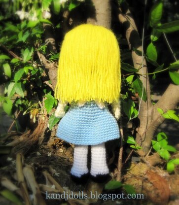 Alice in Wonderland - Amigurumi crochet pattern