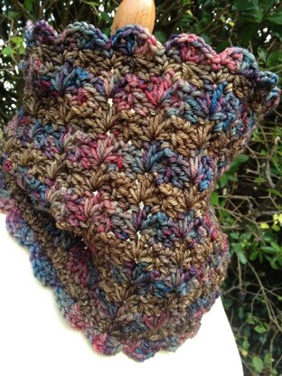 Theme & Variegations Cowl