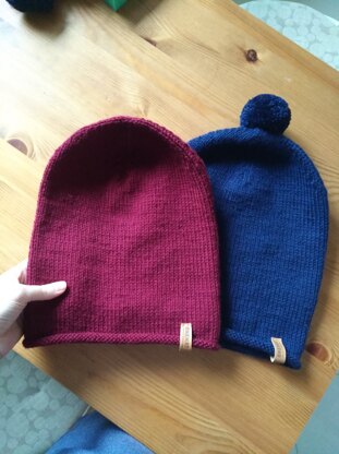 2 slouchy beanies