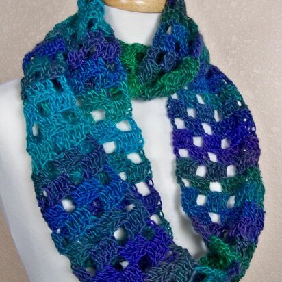 Unforgettable Checkerboard Cowl