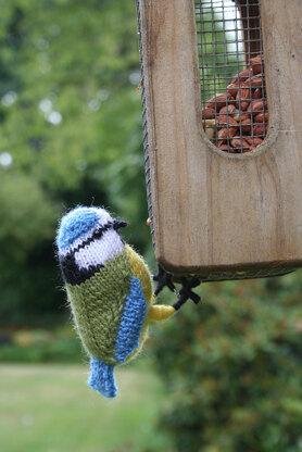 "75 Birds, Butterflies and Beautiful Beasties to Knit and Crochet"
