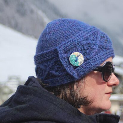 Birdie Hat & Mittens - knitting pattern