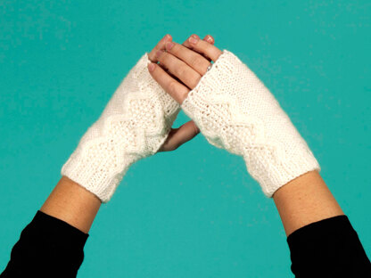 "Snowfall Wristwarmers" - Gloves Knitting Pattern For Women in Paintbox Yarns Simply Aran - Aran-Acc-003