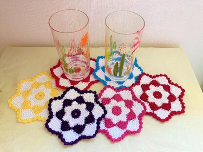 Tunisian flower coaster by HueLaVive