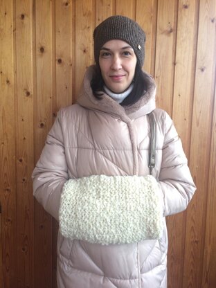 Bouclé Hand Muff