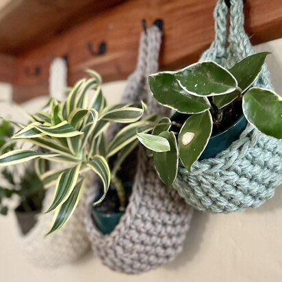 Dewdrop Hanging Teardrop Baskets