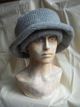 Lancelotta - a very versatile hat