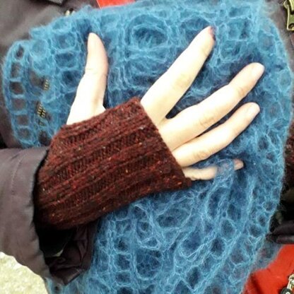 Cabled Handwarmers