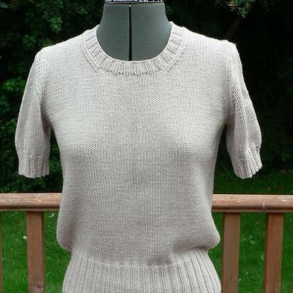 Short sleeved jumper