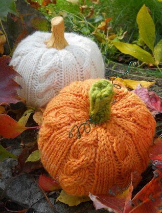 Cable Stitch Pumpkin