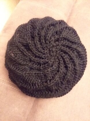 Swirling slouch hat