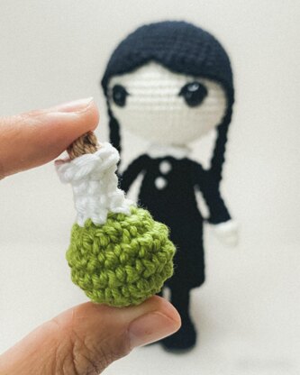 Poison Bottle Amigurumi Pattern