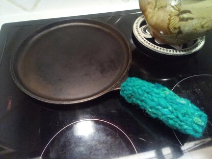 Cast Iron Handle Cozy