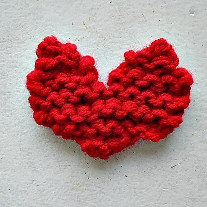 925 - Knitted Heart
