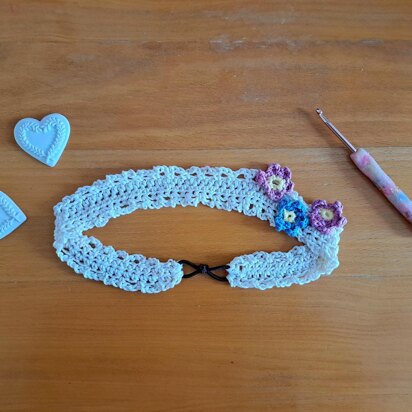 Crochet Headband With Flowers Pattern