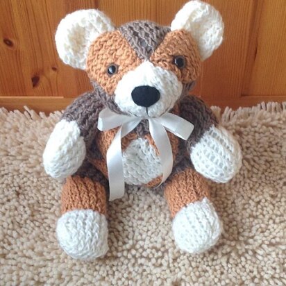 Autumn Loomed Square Bear