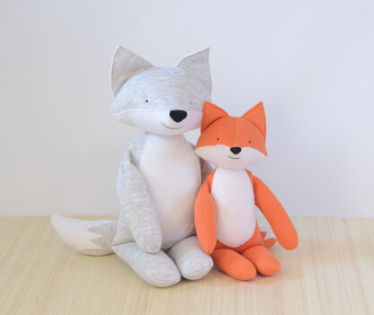 Stuffed medium fox and wolf