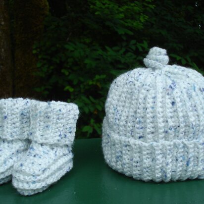 Simply Single Crochet Baby Set - PB-302