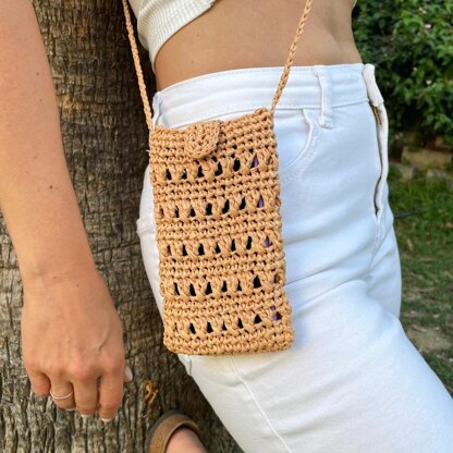 Raffia cell phone bag