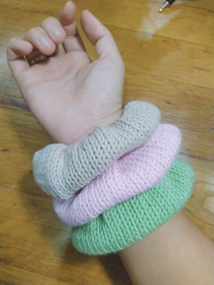 Knit purl scrunchie