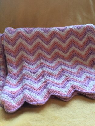 Wavy baby blanket