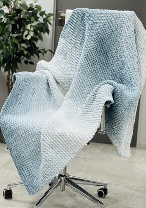 Perfect Phasing Gradual Color Change Blanket