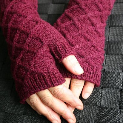 Kira K. Designs Mandala Mitts PDF