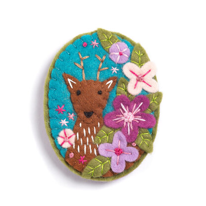 Hawthorn Handmade Deer Brooch Felt Craft Kit