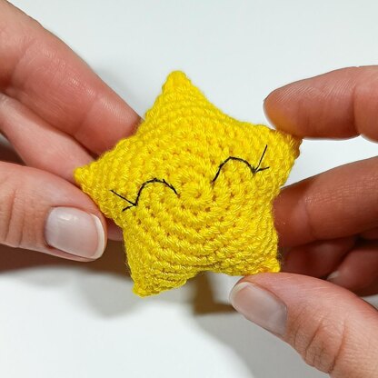 Sleepy Smiling STAR Amigurumi