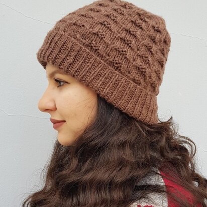 Small Cables Hat - knitting pattern