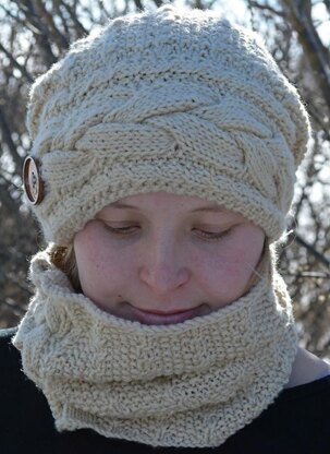 Song of Joy Cowl